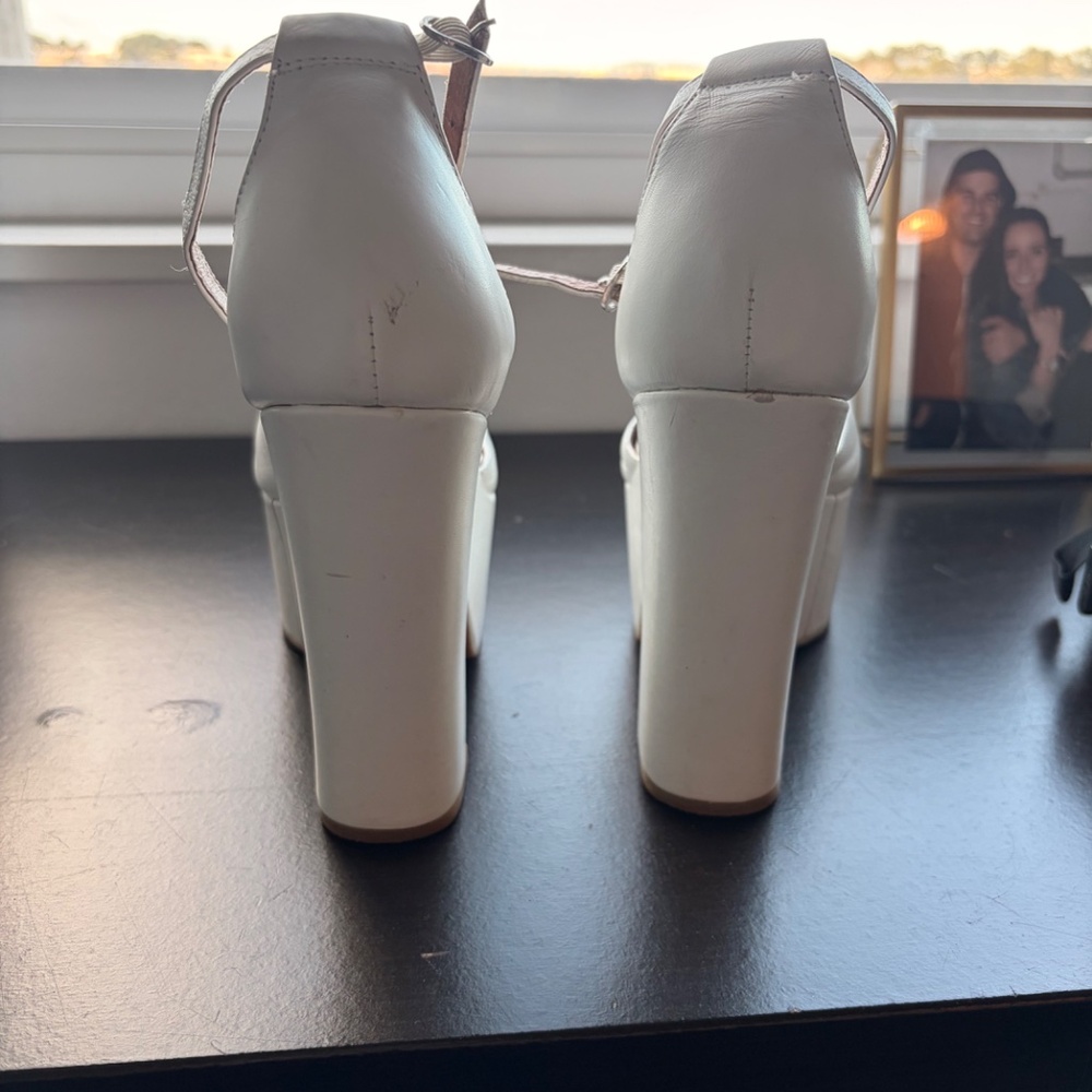White Jeffrey Campbell Vintage Heels Size 8 - Picture 4 of 8